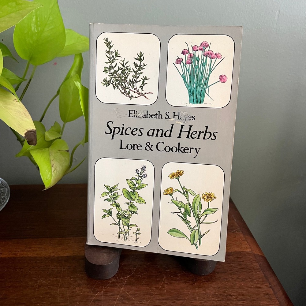 Spices and Herbs Lore & Cookery Elizabeth S. Hayes Dover 1980 Paperback Book